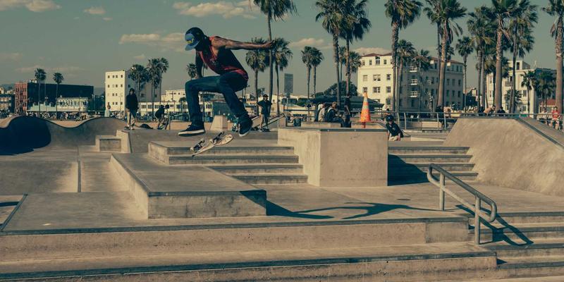 香港环球推荐：卓越物流服务与供应链管理的战略枢纽